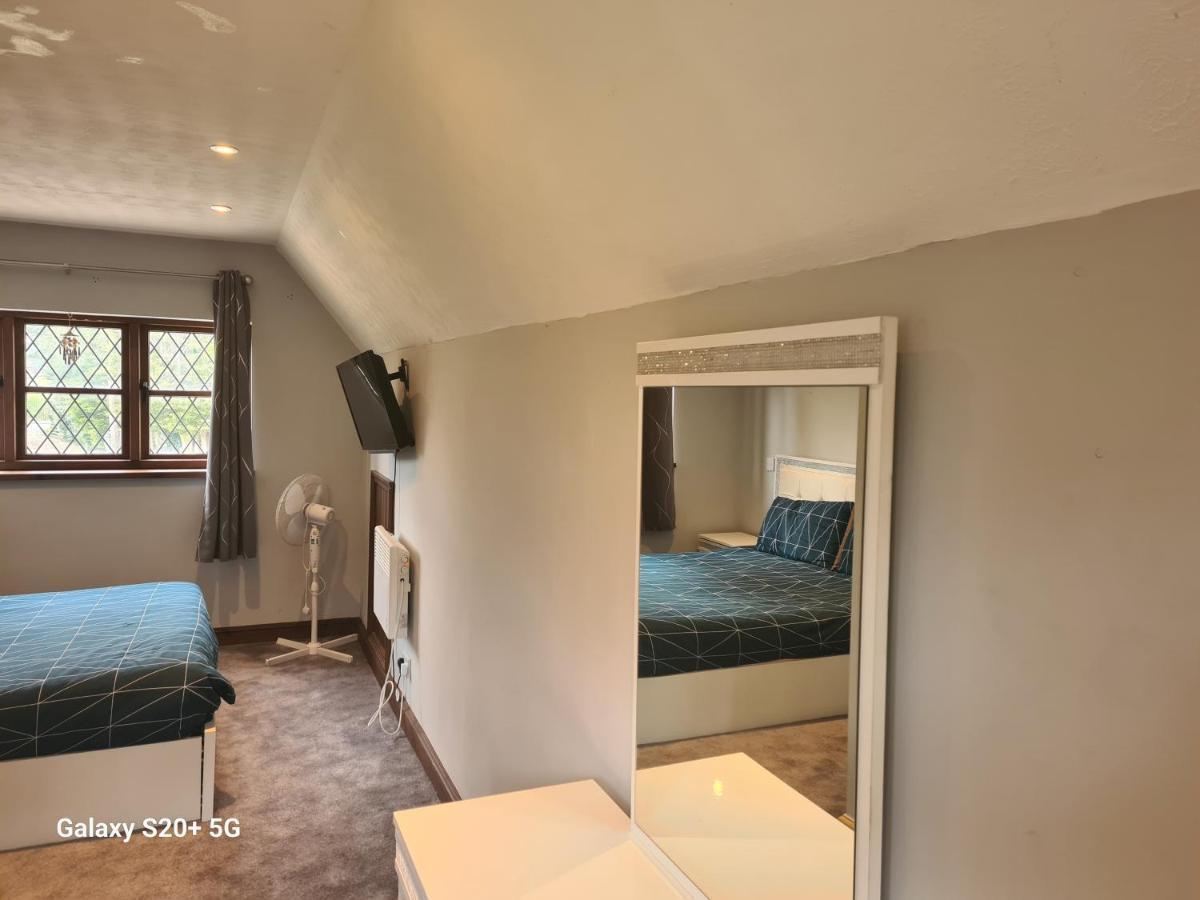 The Reading Whole Apartment With Private Lake And Gardens Εξωτερικό φωτογραφία